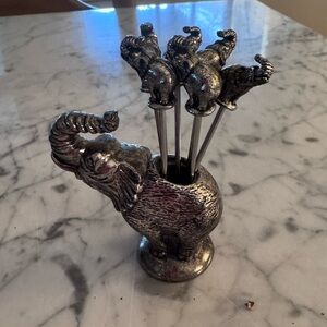 Pewter elephant horsdoevres set. Like new